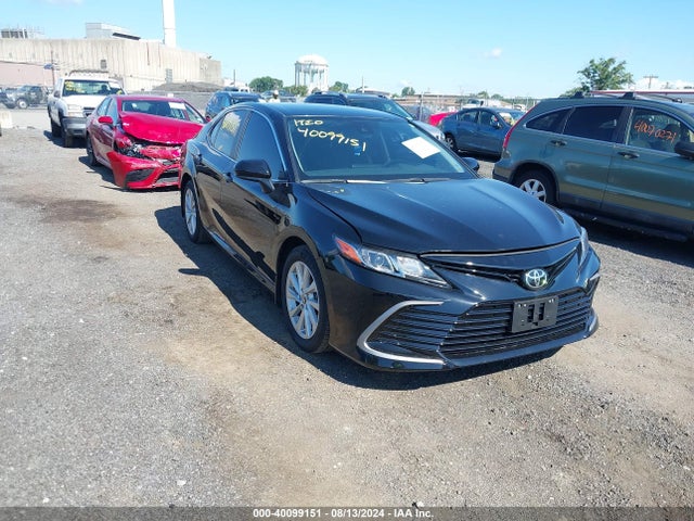 Toyota CAMRY LE 2021 4T1C11AK3MU492145 zdjęcie główne