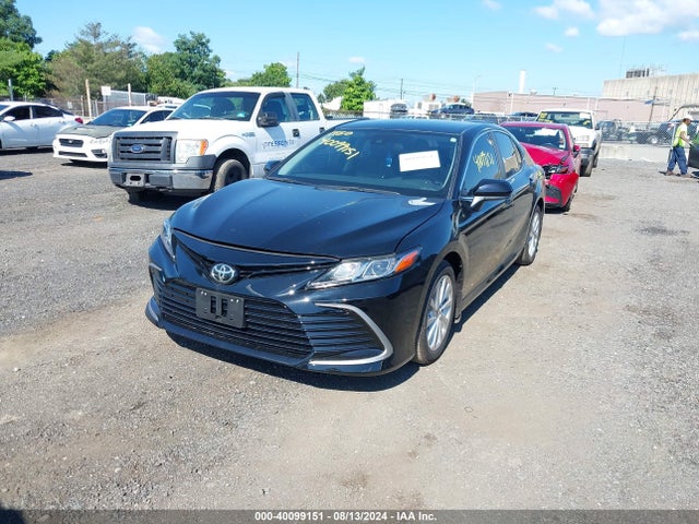 Toyota CAMRY LE 2021 4T1C11AK3MU492145 Image 2