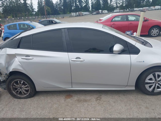 Toyota Prius Two Eco 2017 JTDKARFUXH3031965 Image 13