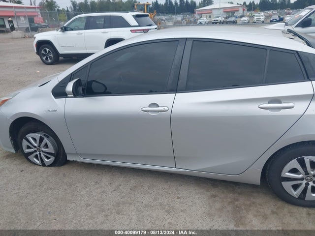 Toyota Prius Two Eco 2017 JTDKARFUXH3031965 Image 14