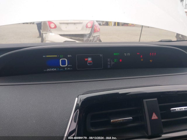 Toyota Prius Two Eco 2017 JTDKARFUXH3031965 Image 7