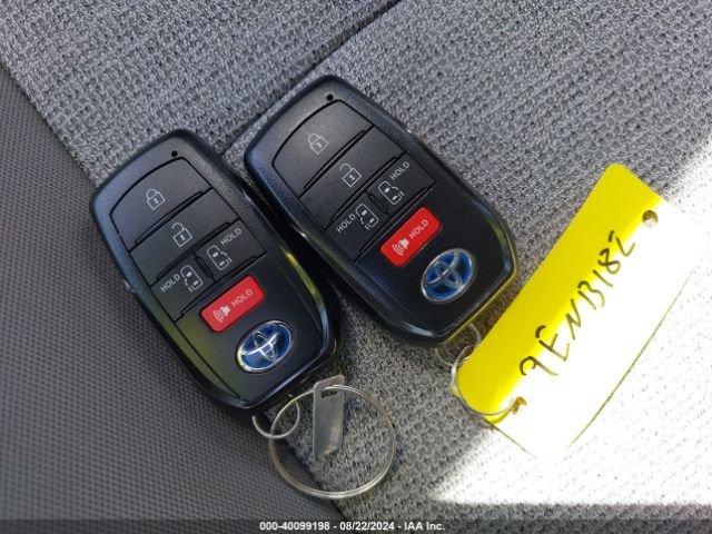 5TDKRKECXPS142716 Toyota SIENNA LE