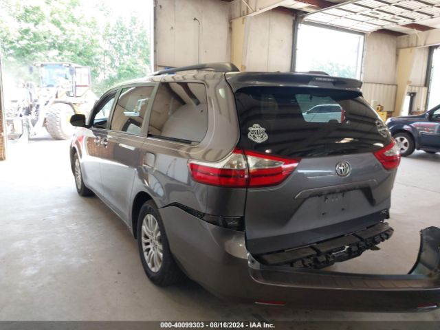 5TDYZ3DC7HS876295 Toyota Sienna Xle 8 Passenger