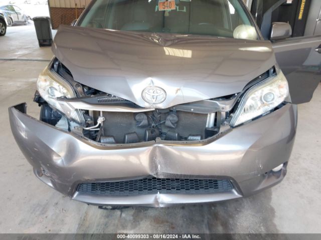 5TDYZ3DC7HS876295 Toyota Sienna Xle 8 Passenger