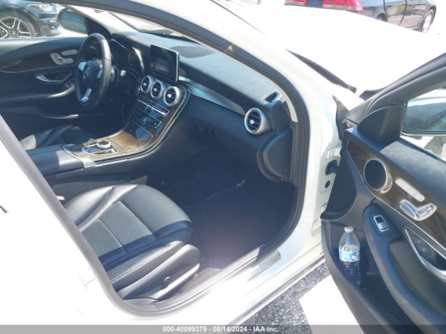 55SWF4JB8HU196572 Mercedes-Benz C 300 Luxury/sport