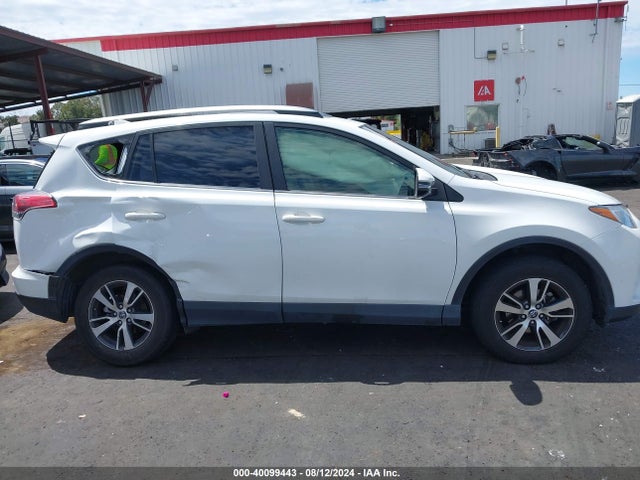 Toyota Rav4 Xle 2018 JTMWFREV8JJ206115 Image 13