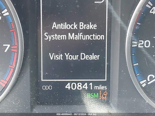Toyota Rav4 Xle 2018 JTMWFREV8JJ206115 Image 15