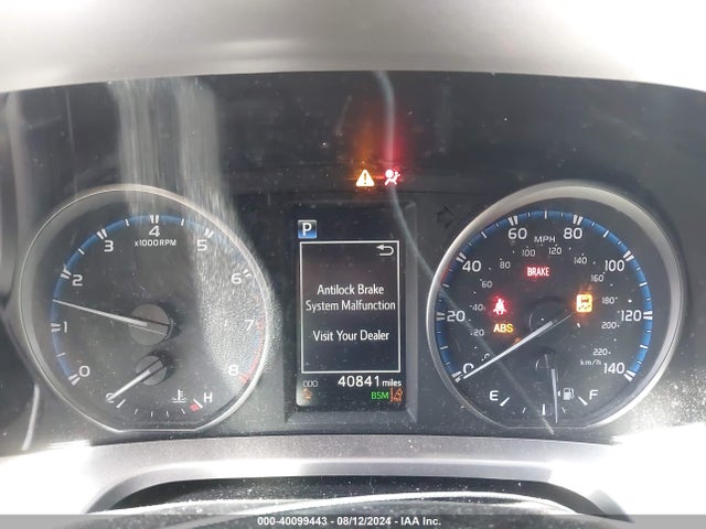 Toyota Rav4 Xle 2018 JTMWFREV8JJ206115 Image 7