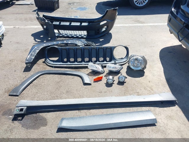 ZACCJABB2JPH43852 Jeep Renegade Altitude Fwd