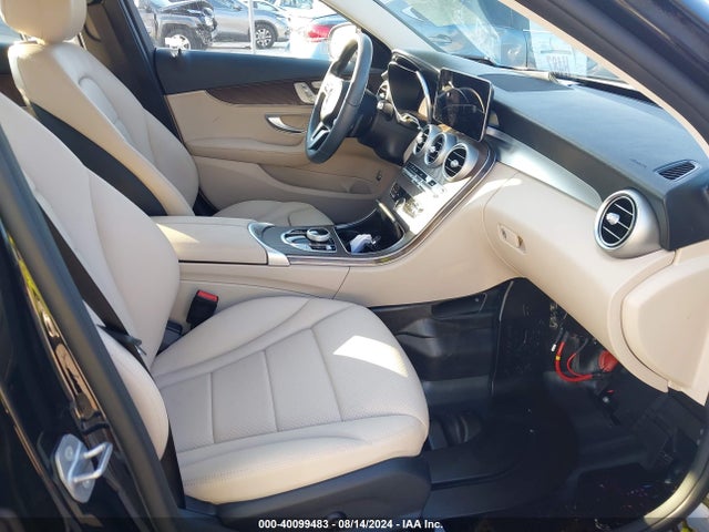 W1KWF8DB8MR640967 Mercedes-Benz C 300 Sedan