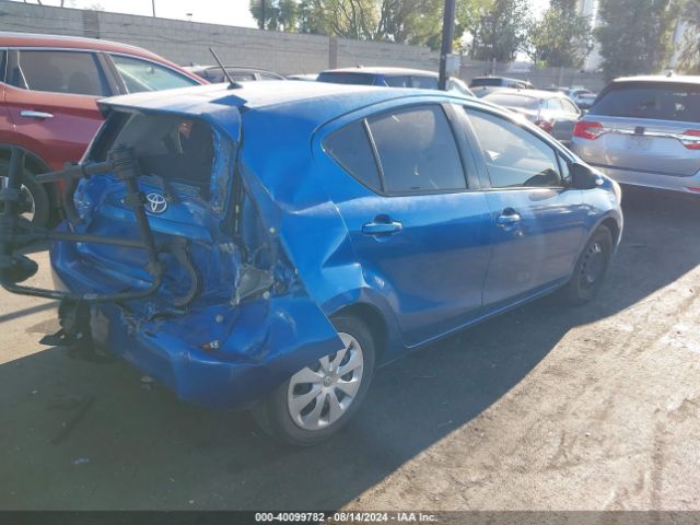 JTDKDTB35E1572530 Toyota Prius C One