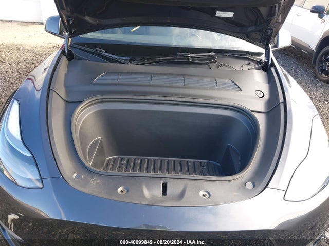 2024 TESLA MODEL Y 7SAYGDEE8RF084239 Photo 9