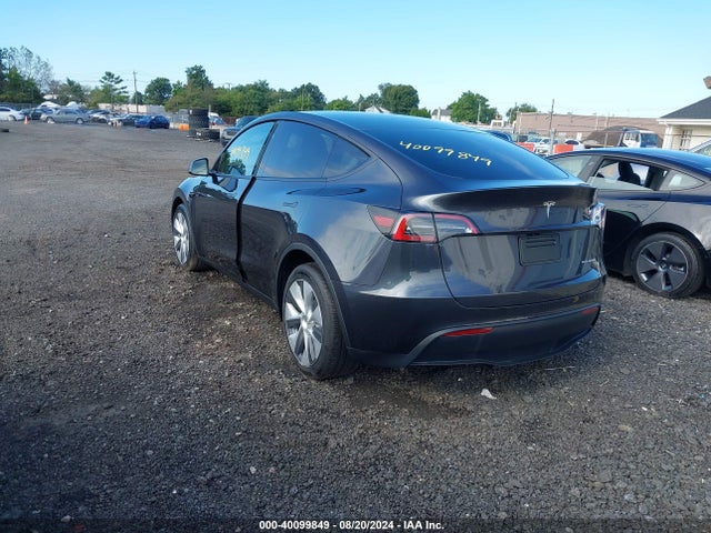 2024 TESLA MODEL Y 7SAYGDEE8RF084239 Photo 2