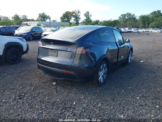 2024 TESLA MODEL Y 7SAYGDEE8RF084239 Photo 3