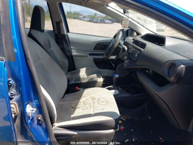 JTDKDTB3XE1558428 Toyota Prius C One