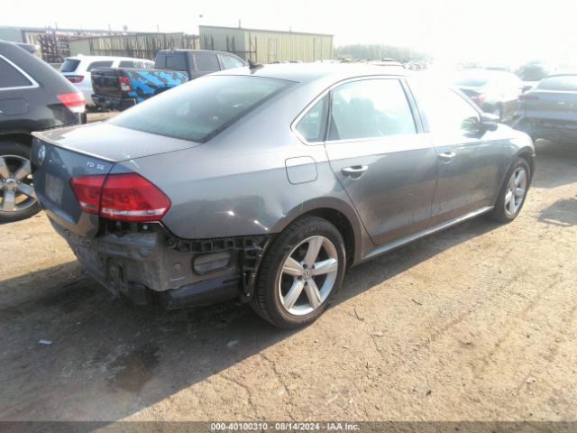 1VWBN7A30EC059998 Volkswagen Passat 2.0l Tdi Se