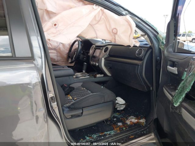 5TFRM5F17KX138461 Toyota Tundra Sr5 4.6l V8