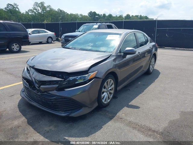 Toyota CAMRY LE 2018 4T1B11HK5JU059391 Image 2