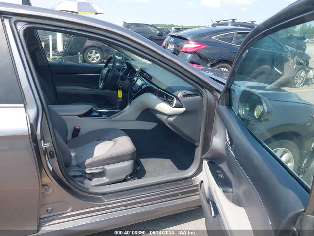Toyota CAMRY LE 2018 4T1B11HK5JU059391 Image 5