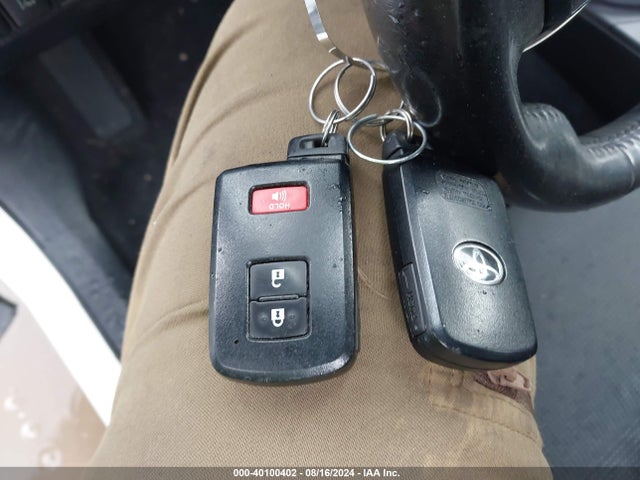 Toyota Rav4 Xle 2018 JTMRFREV9JD222027 Image 11