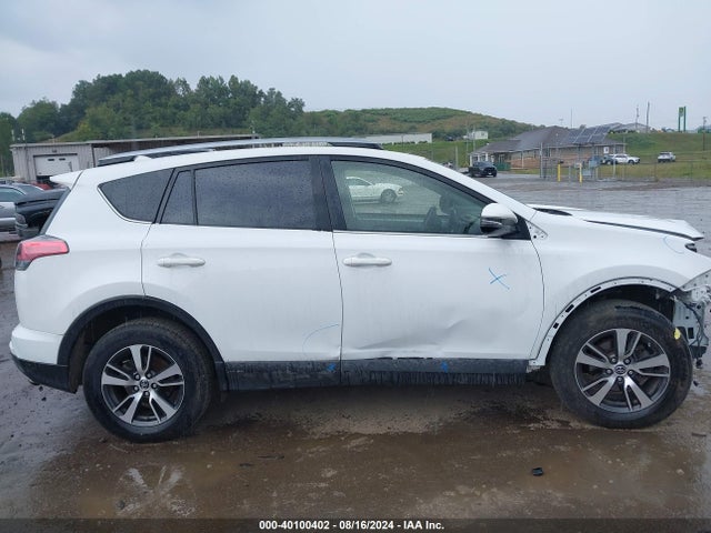 Toyota Rav4 Xle 2018 JTMRFREV9JD222027 Image 14