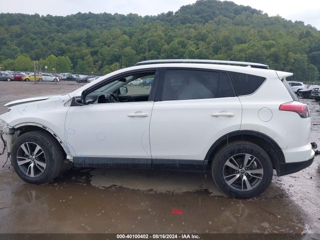 Toyota Rav4 Xle 2018 JTMRFREV9JD222027 Image 15