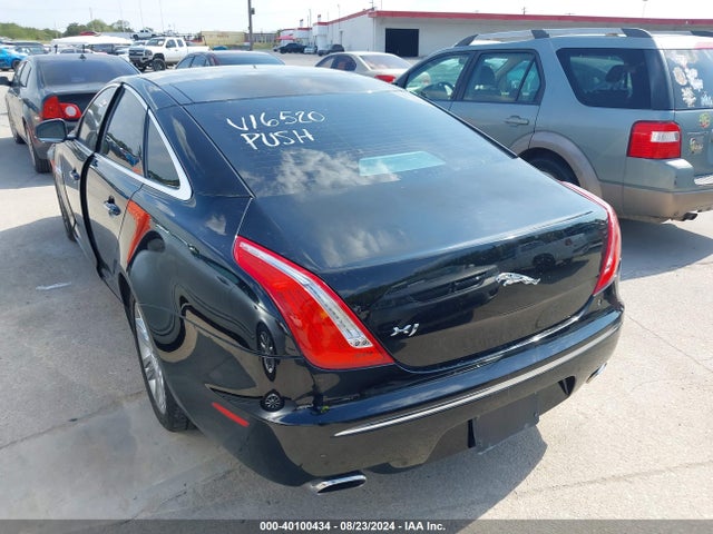 2011 JAGUAR XJ SAJWA1CB0BLV16520 Photo 2