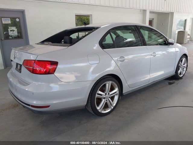 3VW4T7AJ1HM413933 Volkswagen JETTA GLI