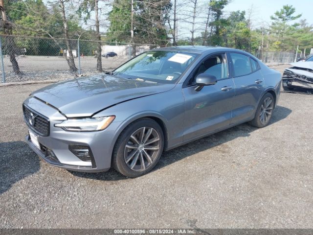 7JR102FZXMG123017 Volvo S60 T5 Momentum