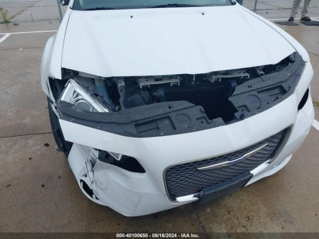 2C3CCAEG4KH528126 Chrysler 300 Limited