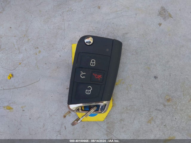 3VV2B7AX5JM001149 Volkswagen Tiguan 2.0t Se/2.0t Sel