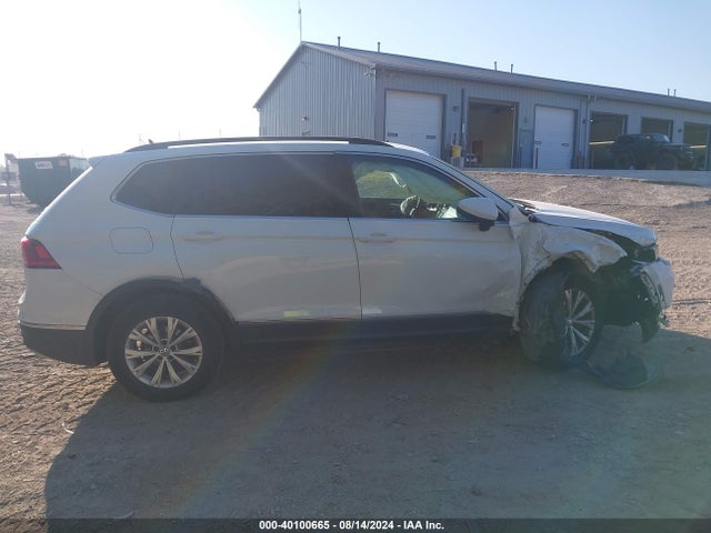 3VV2B7AX5JM001149 Volkswagen Tiguan 2.0t Se/2.0t Sel