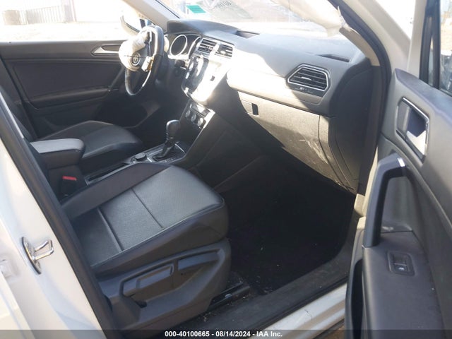 3VV2B7AX5JM001149 Volkswagen Tiguan 2.0t Se/2.0t Sel