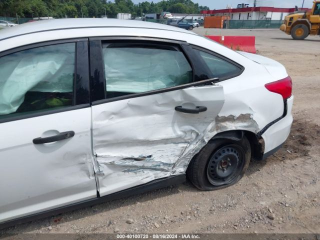 1FADP3E21JL300161 Ford FOCUS S