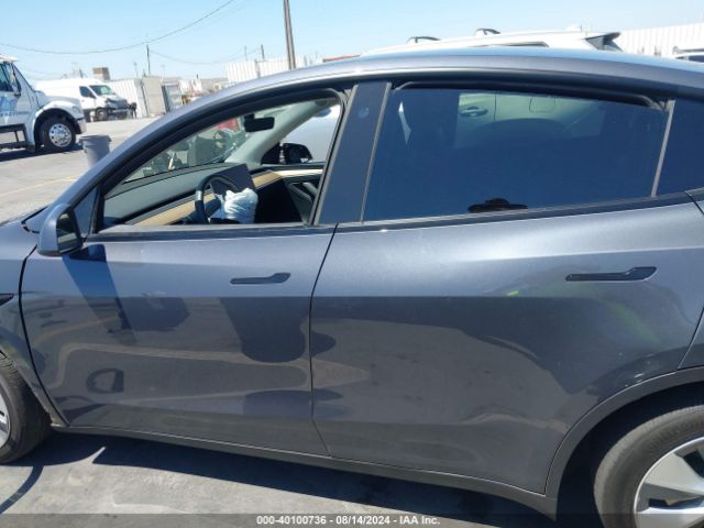 7SAYGDEE6NF560062 Tesla Model Y Long Range Dual Motor All-wheel Drive