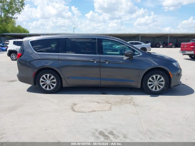 2C4RC1DG4HR723010 Chrysler Pacifica Touring