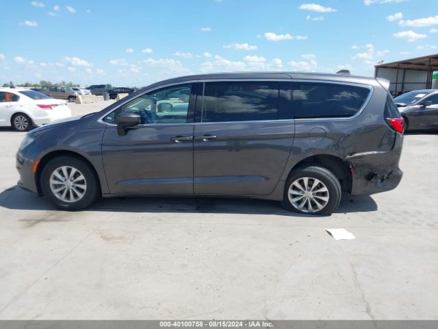 2C4RC1DG4HR723010 Chrysler Pacifica Touring