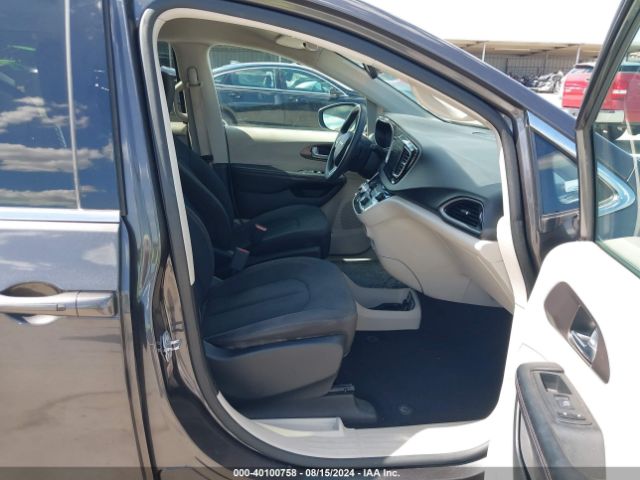 2C4RC1DG4HR723010 Chrysler Pacifica Touring