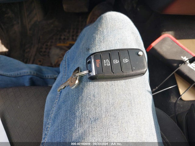 KIA Optima Lx 2018 5XXGT4L38JG257474 Image 11