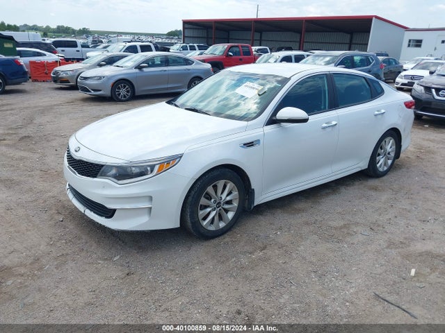 KIA Optima Lx 2018 5XXGT4L38JG257474 Image 2