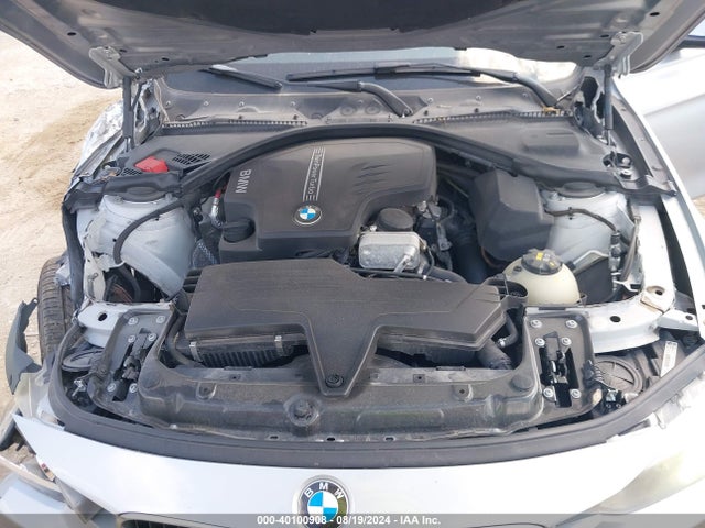 BMW 320i 2014 WBA3B1C54EP680047 Image 10