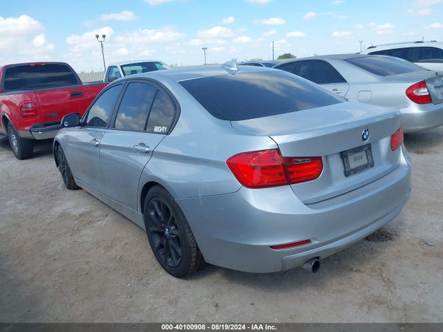 BMW 320i 2014 WBA3B1C54EP680047 Image 3