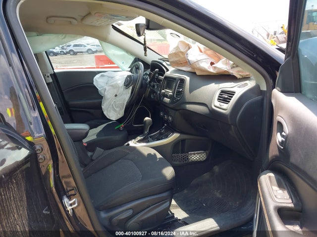 3C4NJDAB9JT146184 Jeep Compass Sport 4x4
