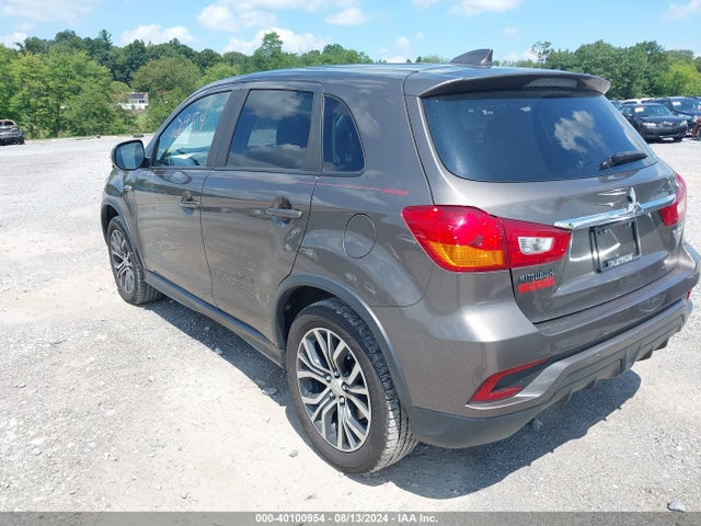 2018 MITSUBISHI OUTLANDER SPORT JA4AR3AU2JZ018083 Photo 2