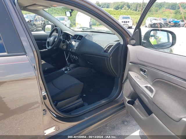 2018 MITSUBISHI OUTLANDER SPORT JA4AR3AU2JZ018083 Photo 4