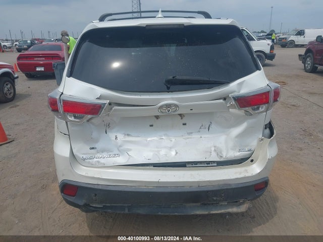 Toyota Highlander Xle V6 2015 5TDKKRFH5FS115039 Image 16