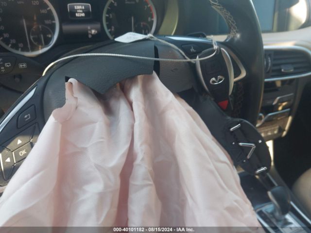 SJKCH5CR8JA052045 Infiniti Qx30 Premium