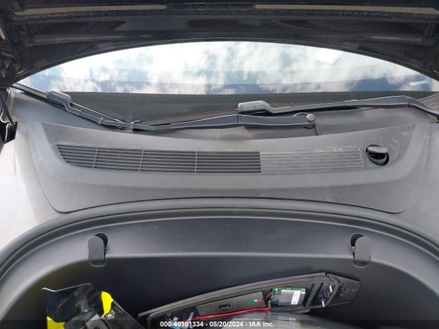5YJ3E1EA5JF152901 Tesla Model 3 Long Range/mid Range