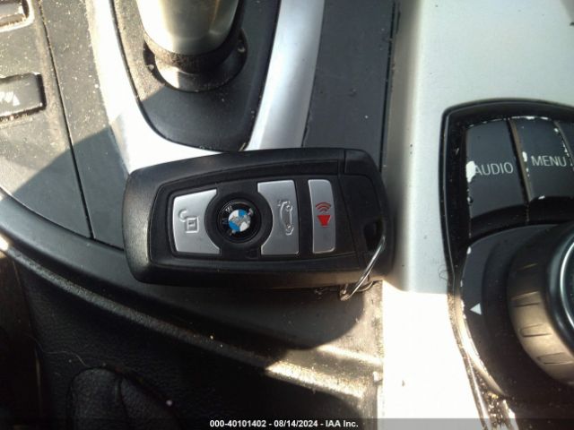 WBA8E5G58HNU42121 BMW 320i Xdrive