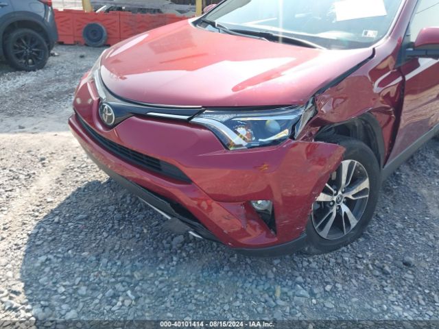 JTMRFREV1JD238609 Toyota Rav4 Xle